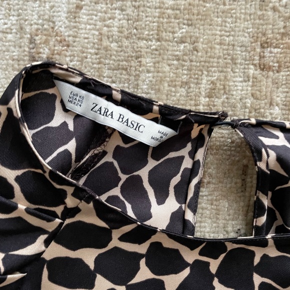 Zara Unique Cut Graphic Satin Blouse, XS - Picture 6 of 10